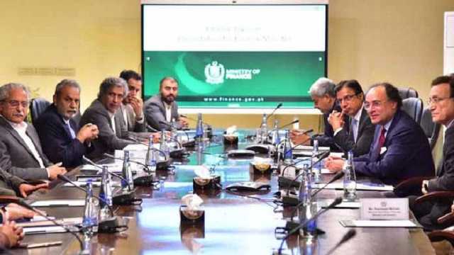 ایک ارب کے ترقیاتی پروگرام کی منظوری 400ارب کٹوتی ہوگی : آدھے سے زیادہ بجٹ قرض ادائیگی میں جائیگا ‘ 118منصوبے بے بند : ٹیکس نیٹ بڑھانے ، چوری روکنے کیلئے قومی مہم کی ضرورت : احسسن اقبال