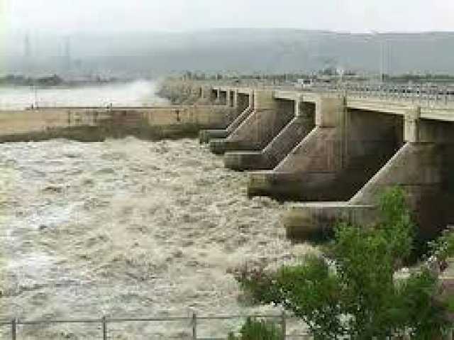 چشمیہ بیراج کی جھیلیں بھر گئیں ، سیلاب کا الر ٹ لاہور ، مضافات میں طوفان 9افراد جاں بحق