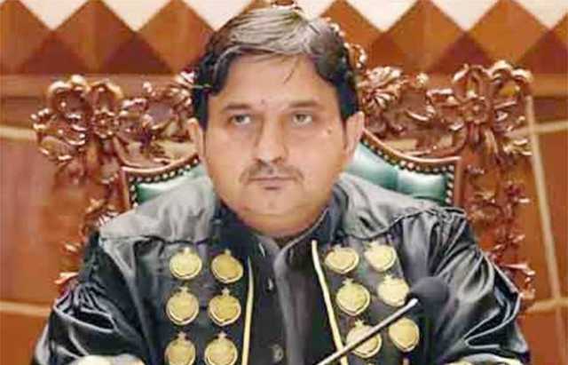 پنجاب اسمبلی میں ہنگامہ توڑ پھوڑ کرنیوالے 26 ارکان سنی اتحاد کونسل کیخلاف الیکشن کمشن میں نااہلی ریفرنس دائر