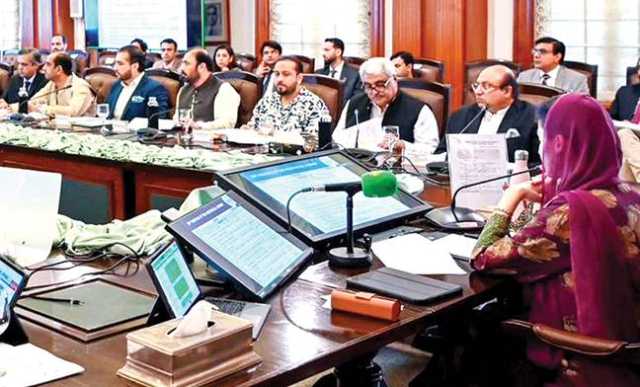 پنجاب کابینہ: دوران ڈیوٹی وفات پانے والے ملازم کی بیوہ کو تاحیات پنشن، پانچویں، آٹھویں کا سرکاری امتحان ہو گا