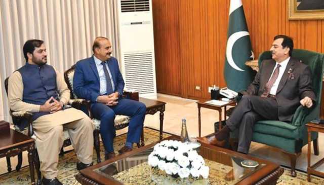 کمزور کمیونٹیز کی مدد کیلئے سماجی پروگرام جاری رکھے جائیں: یوسف رضا گیلانی 