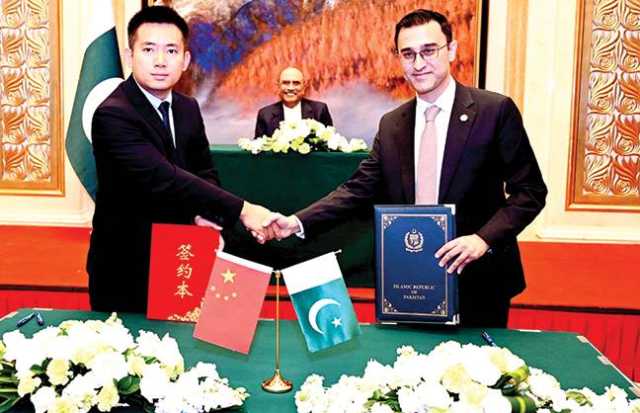 صدر کا دورہ: پاکستان، چین کے درمیان مفاہمت کی 3 یادداشتوں پر دستخط