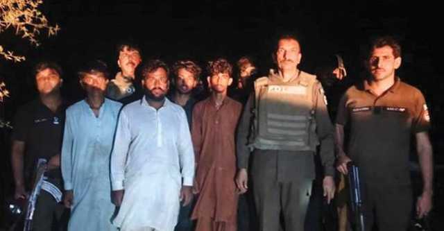 کچے میں آپریشن، 6 مغوی بازیاب، پناہ گاہیں نذر آتش، 3 ڈاکو کندھ کوٹ میں ہلاک