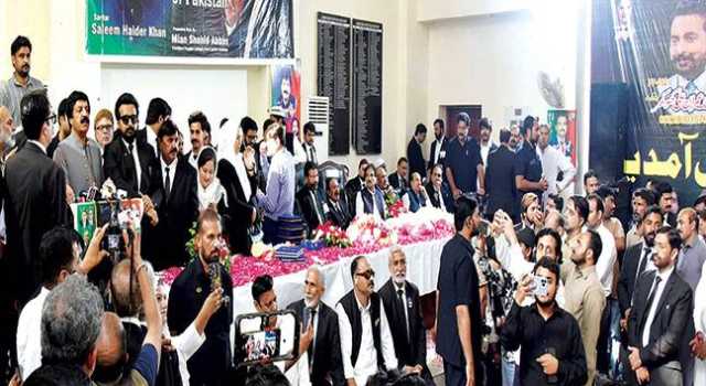 ملکی استحکام‘ جمہوریت کے فروغ میں وکلاء کا کردار اہم: گورنر پنجاب 