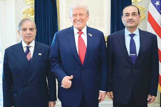 وزیراعظم اور فیلڈ مارشل کی ٹرمپ سے طویل ملاقات: دونوں عظیم رہنما، امریکی صدر