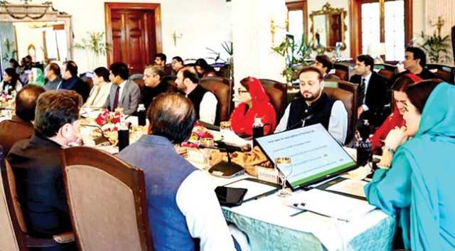 4 گھنٹے اجلاس، بڑے محکموں پر بریفنگ، پنجاب کے ہر گھر میں بوتل بند پانی مہیا کرنے کا فیصلہ، الیکٹرو بس نے مقبولیت کے ریکارڈ بنا لئے: مریم نواز