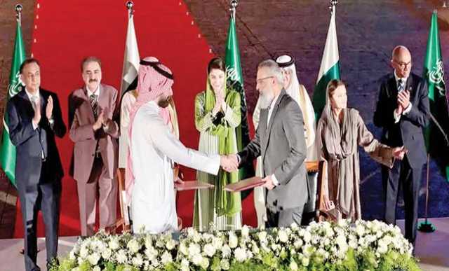 عوام بہادر افواج کیساتھ سیسہ پلائی دیوار بن کر کھڑے ہیں: مریم نواز