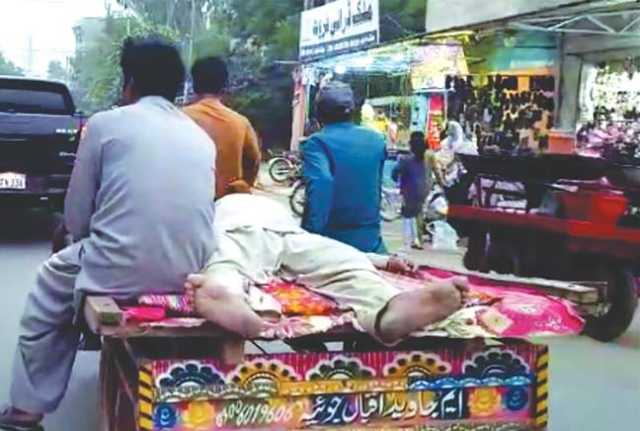 ہارون آباد: ایمبولینس نہ ملی، چنگ چی پر ہسپتال لے جاتے مریض دم توڑ گیا