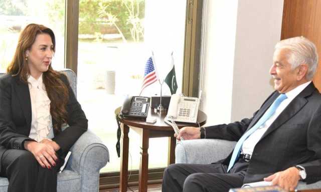  وزیر دفاع سے قائم مقام امریکی ناظم الامور نٹالی بیکرکی ملاقات 