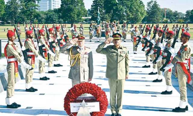 برطانوی چیف آف جنرل سٹاف کی جی ایچ کیو آمد، فیلڈ مارشل سے ملاقات