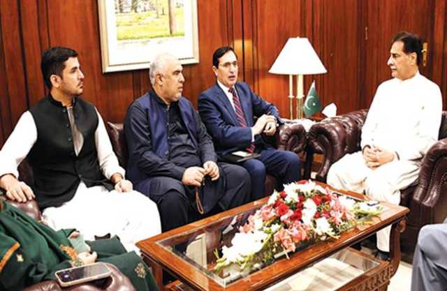 سپیکر سے پی ٹی آئی وفد کی ملاقات‘ اچکزئی کو اپوزیشن لیڈر مقرر کرنے کا مطالبہ  