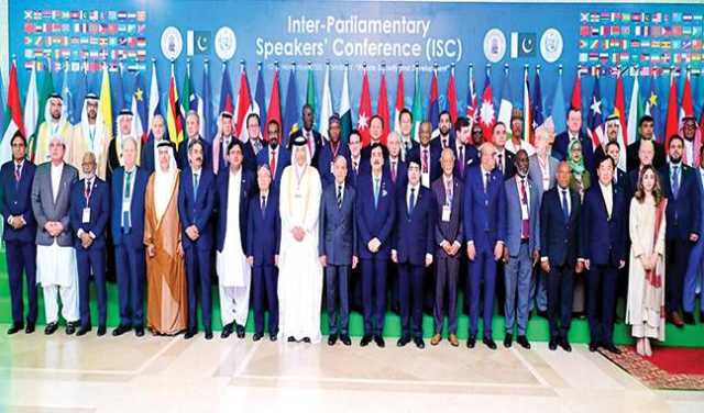 افغانستان دہشت گردوں کو لگام دے، ہر قیمت پر اپنی سالمیت کا دفاع کریں گے: وزیراعظم