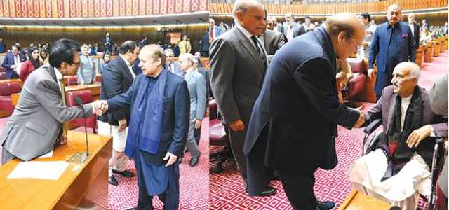 بلاول کا نواز شریف سے مصافحہ، قائد (ن) لیگ نے آصفہ بھٹو کے سر پر دست شفقت رکھا، ویل چیئر پرآئے خورشید شاہ سے خیریت دریافت کی 