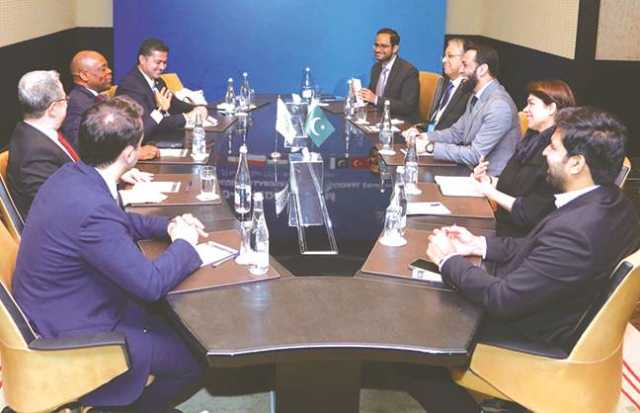 فیک نیوز دنیا کا سب سے بڑا چیلنج: ڈی ایٹ ممالک کو متفقہ پالیسی سے مقابلہ کرنا ہو گا: عطا تارڑ