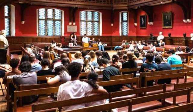 بھارتی  وفد آکسفورڈ یونین کے مباحثے سے بھاگ  گیا ‘ پاکستان  کی فتح 