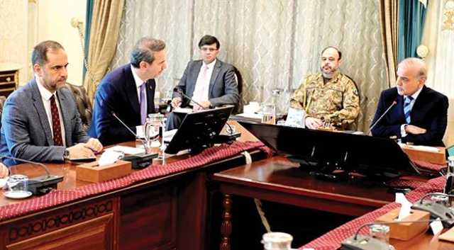 ترک وزیر کی ملاقات: وزیراعظم کا توانائی، پٹرولیم میں تعاون کے فروغ پر زور، سرمایہ کاری بڑھانے کی دعوت: پاکستان، ترکیہ کے کان کنی شعبہ میں سمجھوتے