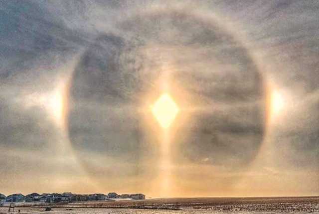 کراچی میں ’’سن ڈاگ‘‘ کا دلکش نظارہ 