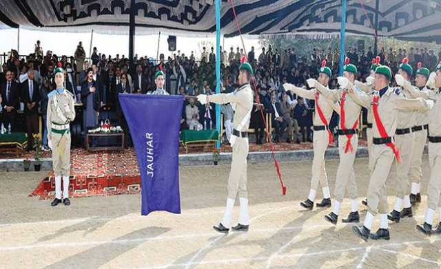 طلبہ صلاحیتوں کو اعلیٰ تعلیم‘ روشن مستقبل کی تعمیر پر مرکوز کریں: گورنر پنجاب 