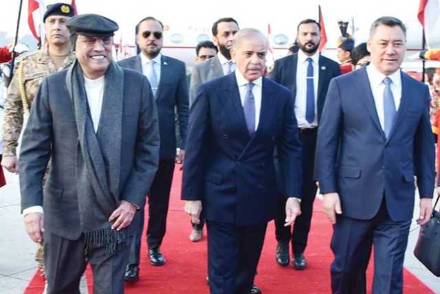 پی آئی اے کی نجکاری 23 دسمبر کو، شہباز شریف:  کرغزستان کے صدر کا شاندار استقبال