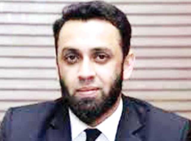 پی ٹی آئی نے مذاکرات کی ٹرین مس کر دی، اپنے لیڈر کے بیانات پر معذرت کریں: عطا تارڑ