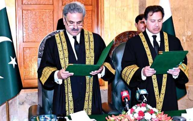 جسٹس گل حسن  نے حلف اٹھا لیا