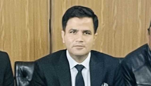 گورنر نے واردات ڈالنے کی کوشش کی، نعیم پنجوتھہ