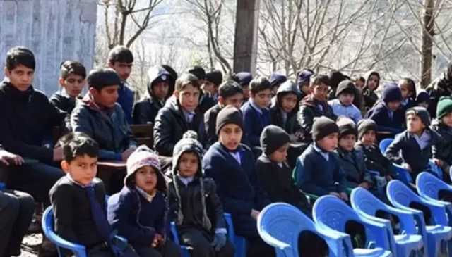 خیبرپختونخوا میں ڈبل شفٹ اسکول سسٹم شروع کرنے کا فیصلہ