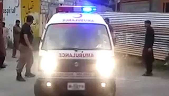 خواجہ سراؤں کے ساتھ اٹھنے بیٹھنے پر باپ نے بیٹے کو کرنٹ لگا کر مار ڈالا 