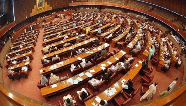   ہر پارلیمنٹیرین کو ممنوعہ بور کا لائسنس دینے کا اعلان