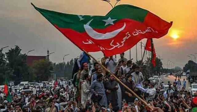 عمران خان نے 10 محرم کے بعد حکومت مخالف تحریک کا آغاز کرنے کی ہدایت دے دی