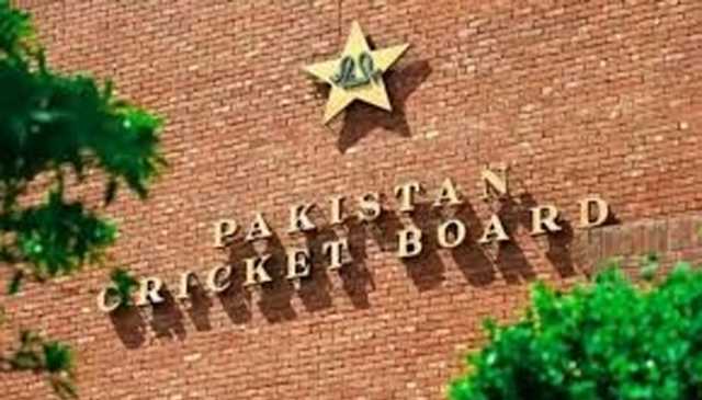 پاکستان کرکٹ بورڈ کا بڑا فیصلہ، متعدد عہدیدار اچانک فارغ