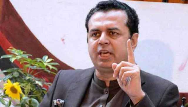 سوشل میڈیا پر مادر پدر آزادی نہیں دی جاسکتی، طلال چوہدری