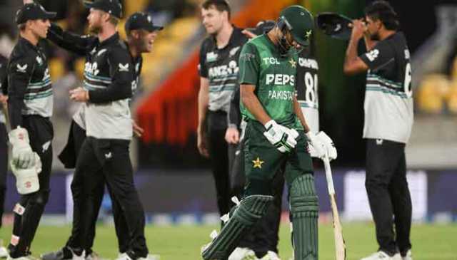 پانچواں ٹی 20: پاکستان کا نیوزی لینڈ کو جیت کیلئے 129 رنز کا ہدف