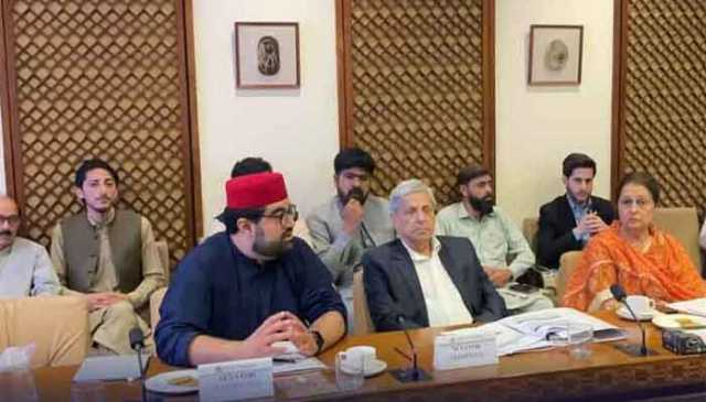  ”لگتاہے آپ چرس پی کر آئے ہیں؟ چیئرمین پی ٹی اے کاایمل ولی پرطنز