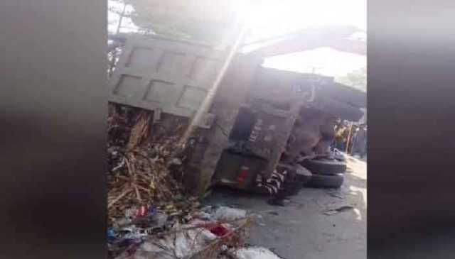 لاہور: ڈمپر نے 3 رکشوں اور دو موٹرسائیکلوں کو کچل دیا، 5 افراد جاں بحق