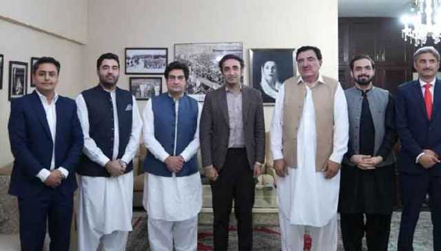 بلاول بھٹو سے خیبر پختونخوا کے وفد کی ملاقات، 26 مئی کو ہونیوالی ریلی بارے آگاہ کیا