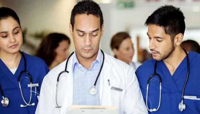 انگلینڈ: موت میں معاونت کو قانونی حیثیت دینے کے بل پر ڈاکٹرز تقسیم