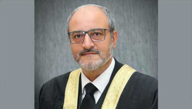 اسلام آباد ہائیکورٹ کے ججز میں تنازع ہے، میں کیوں دکھاوا کروں کہ تنازع نہیں، جسٹس اعجاز اسحٰق