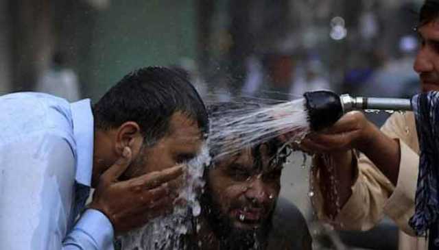 سورج آگ برسانے لگا، پورا ملک گرمی کی لپیٹ میں آگیا، ہیٹ ویو الرٹ جاری