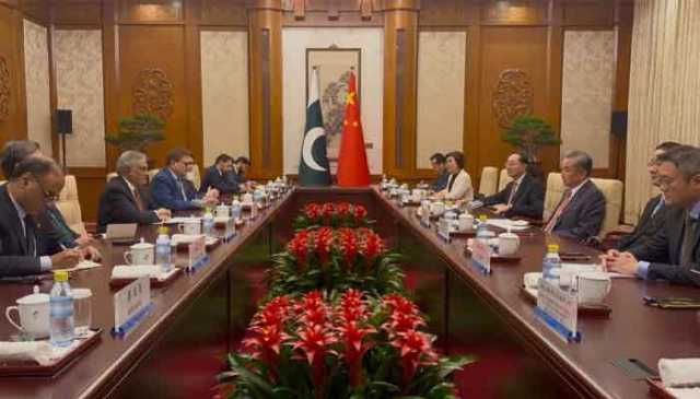 اسحاق ڈار کی چینی وزیر خارجہ سے جنوبی ایشیا کی بدلتی ہوئی صورتحال پرتفصیلی مشاورت