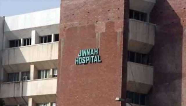 لاہور : جناح اسپتال اندھیروں میں ڈوب گیا، آپریشنز معطل، مریض اور عملہ پریشان
