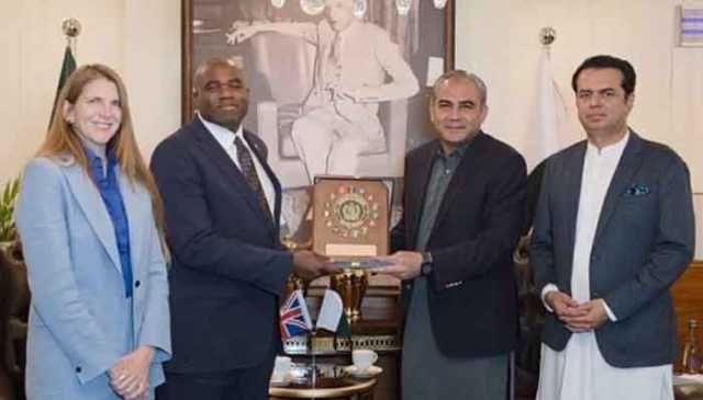 وزیر داخلہ سے برطانوی وزیر خارجہ کی ملاقات؛ غیر قانونی امیگریشن سمیت کئی شعبوں میں اشتراک پر گفتگو