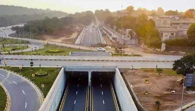 اسلام آباد؛ریکارڈ 35 دن میں مکمل ہونیوالا جناح اسکوائر مری روڈ انٹرچینج ٹریفک کیلیے کھل گیا