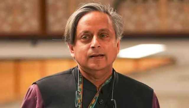سنا ہے پاکستان کے پاس جدید ترین ہتھیار ہیں، ششی تھرور