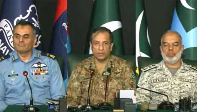 ڈی جی آئی ایس پی آر کی پاک فضائیہ اور بحریہ افسران کے ہمراہ بریفنگ