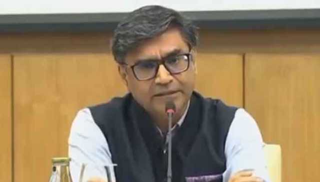 پاکستان سے جنگ بندی کے اعلان پر انتہاپسندوں کی بھارتی سیکریٹری خارجہ کو دھمکیاں، غدار قرار دے دیا