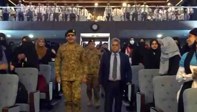 سوشل میڈیا پر پھیلنے والی افواہوں اور منفی خبروں کا تدارک کریں، کور کمانڈرز