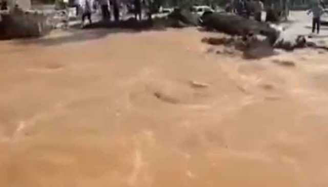 تہران میں پانچ کار بم دھماکے، پائپ لائن تباہ، سڑکیں زیرِ آب