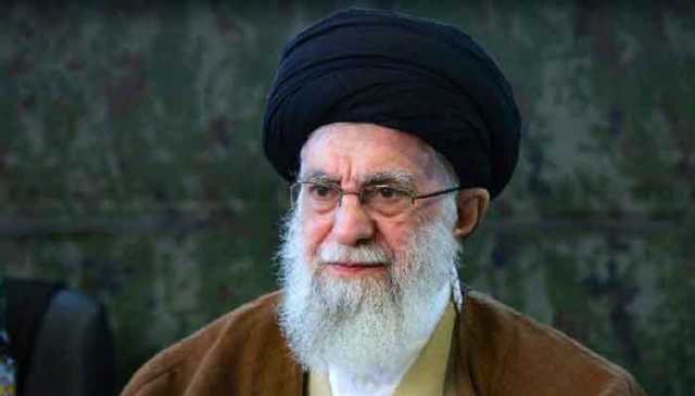 کسی جارحیت کے سامنے سر نہیں جھکائیں گے: ایرانی سپریم لیڈر کا دو ٹوک مؤقف