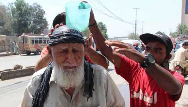 بلوچستان سورج آگ برسانے لگا؛ درجہ حرارت 49 ڈگری سینٹی گریڈ کو چھو گیا